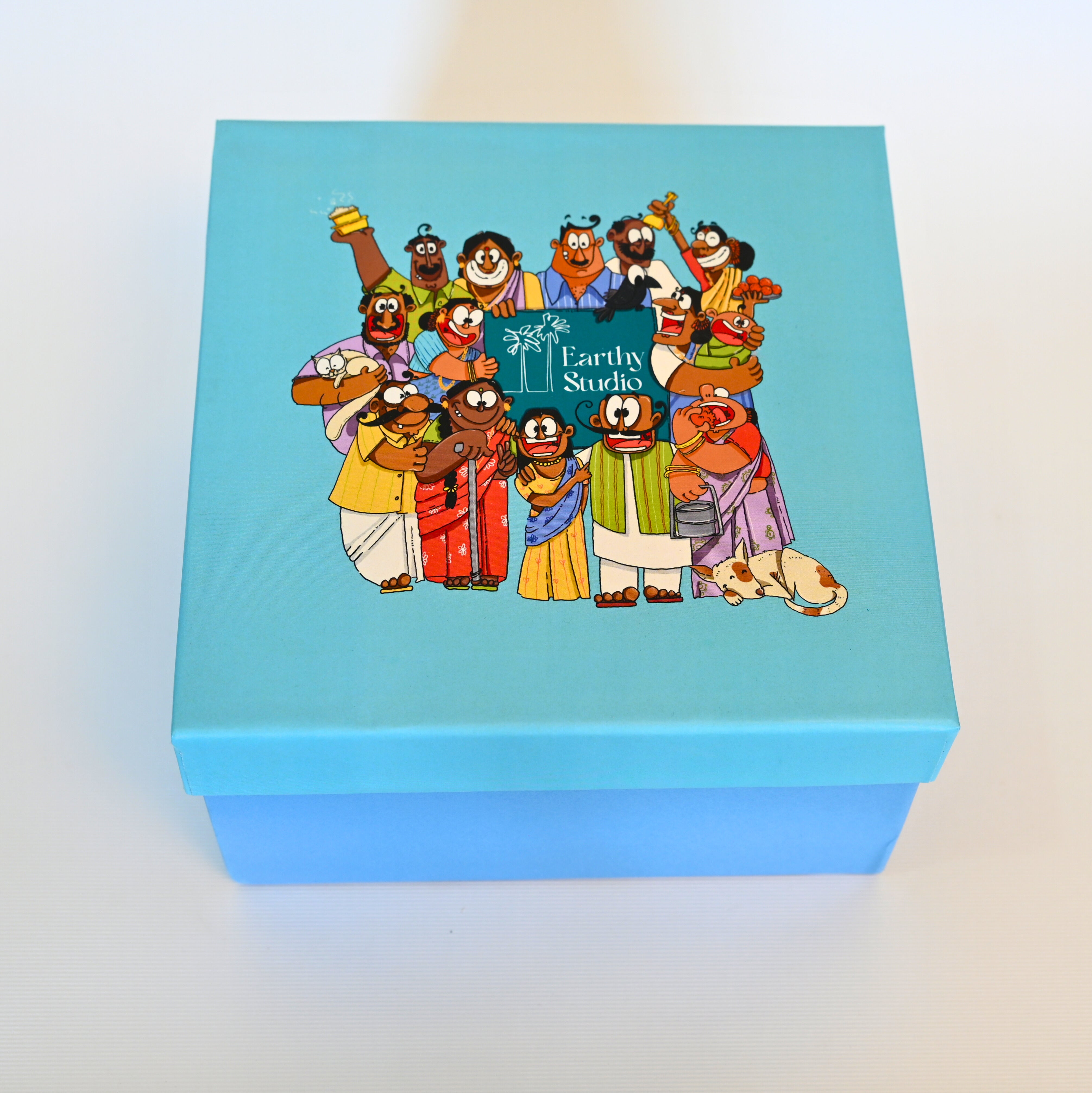 Flower Bead Rakhi Deluxe Gift Box